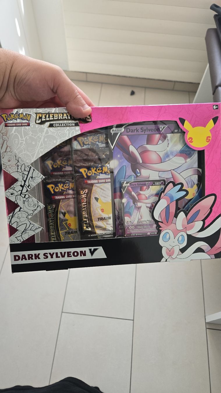 Pokémon Carte collezionabili: Drei Celebration Collections auf EN – Nuovo e nell'imballaggio originale da Zürich venduto da Viper25 2