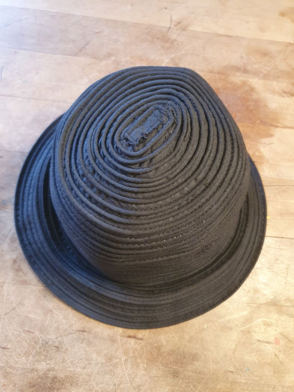 Copricapi, berretti & cappellini: Damenhut schwarz Grösse L / XL Baumwolle – Usato da Zürich venduto da loosebone 1