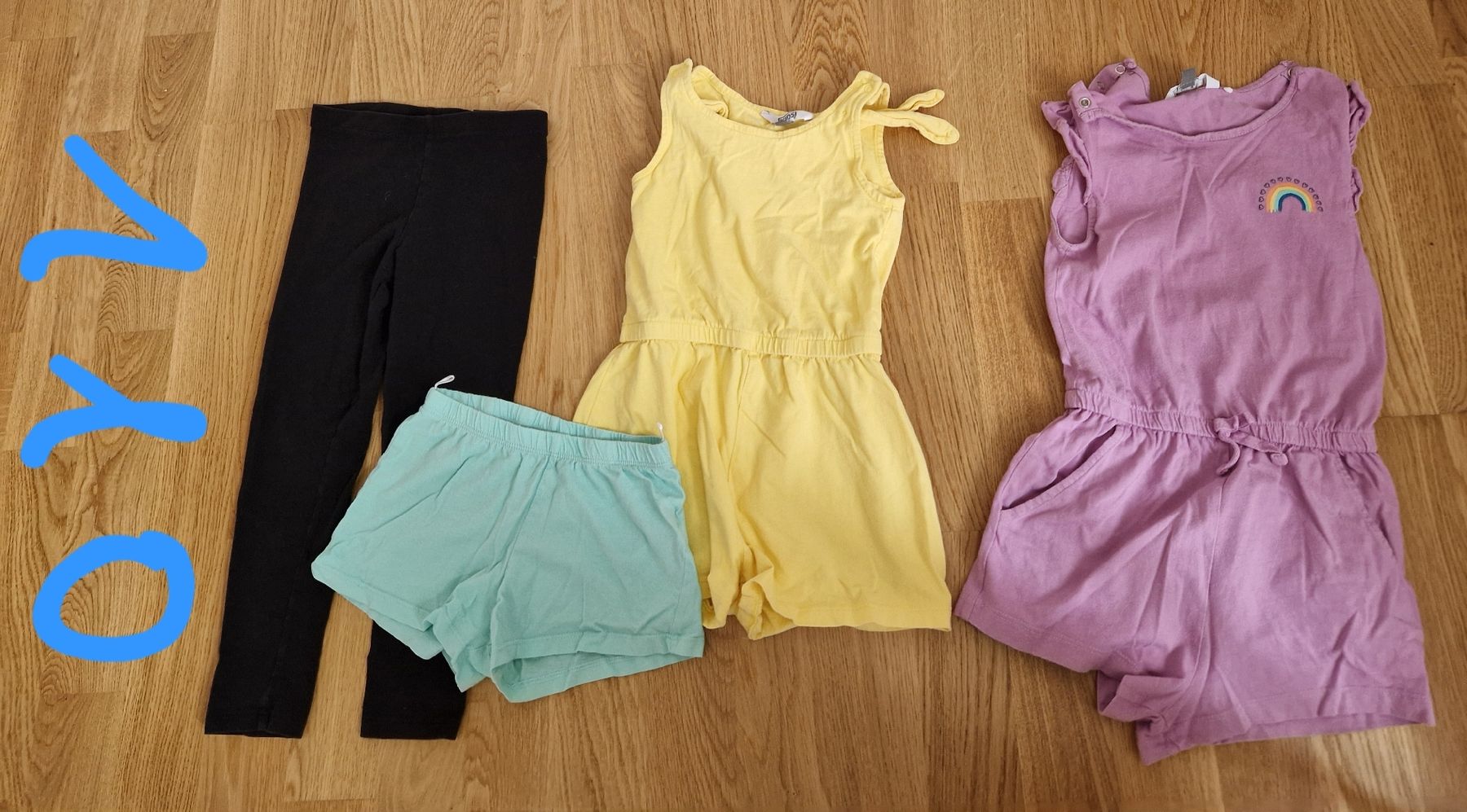 Lotti & Set di vestiti: Kleiderpaket Gr.110 – Usato da Zürich venduto da mel_mzx6