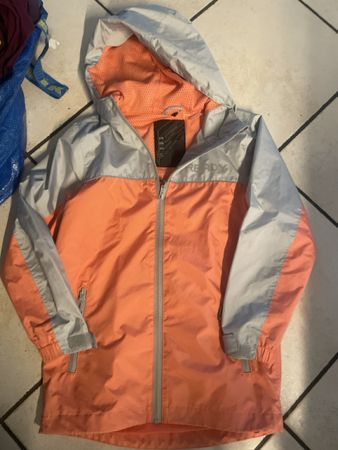 Coole Regenjacke Gr. 134Mädchen, Top Zustand!
