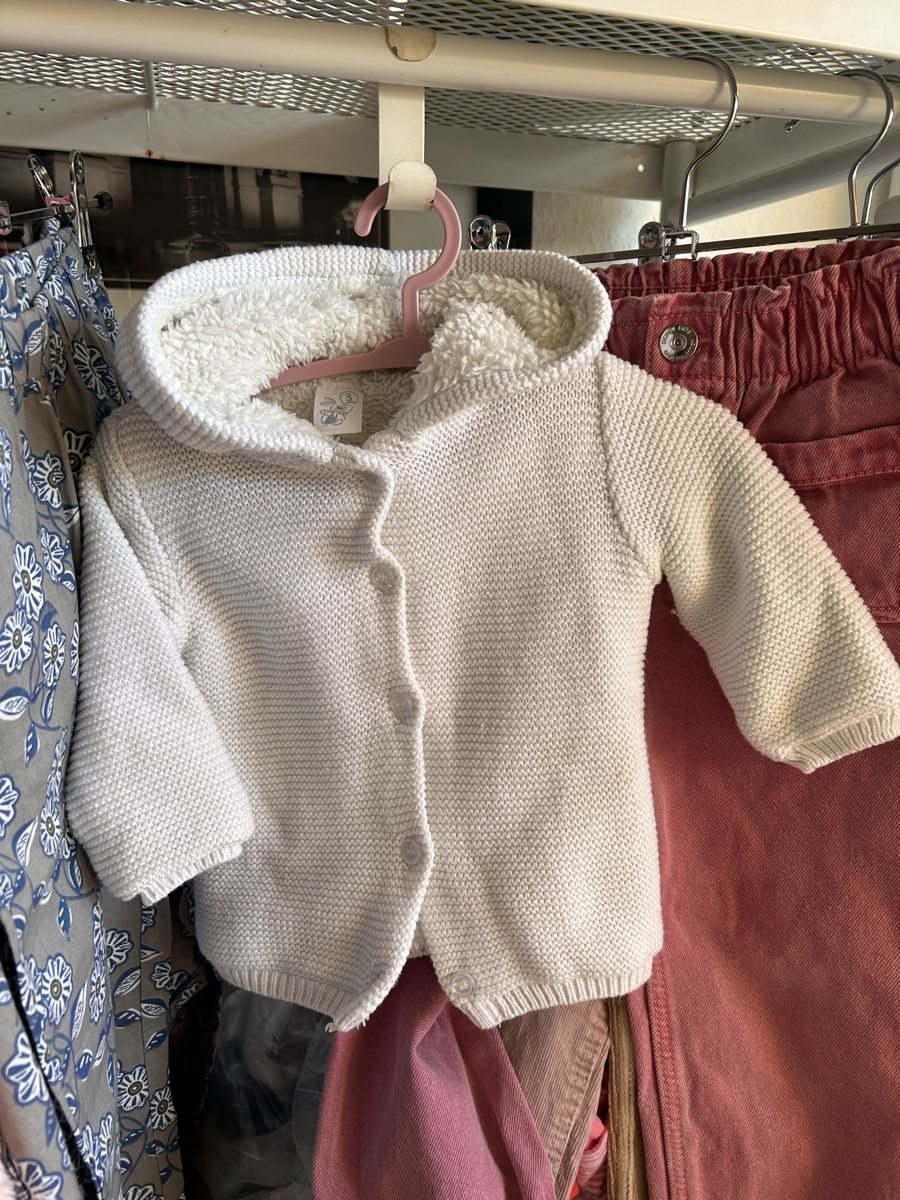 Jacken & Mäntel: Veste pull pour bebe blanche avec doublure, 3 mois – Gebraucht aus Carouge GE von Emilynette