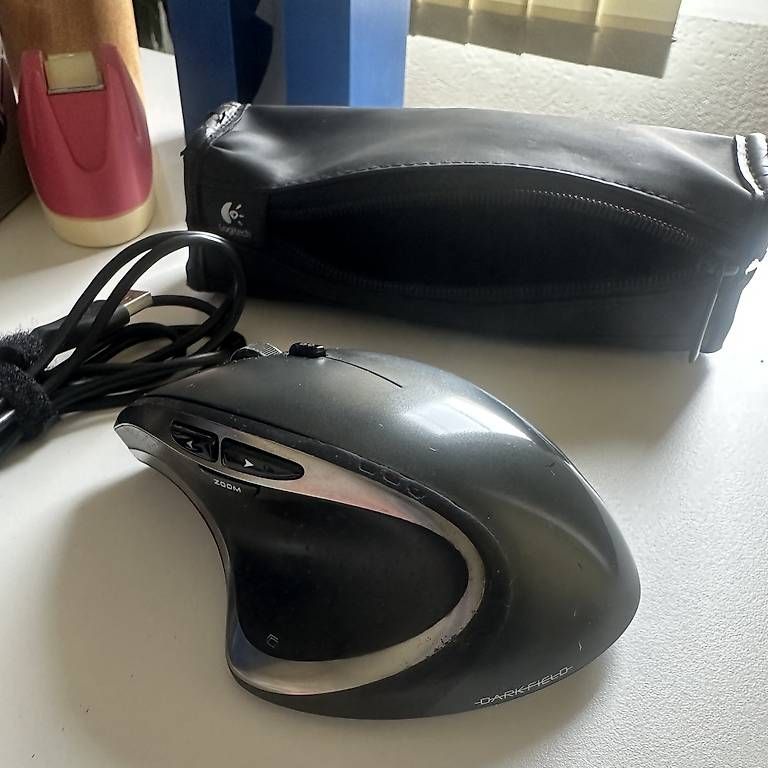 Logitech Mouse: Souris Logitech sans fil ergonomique – Usato da La Chaux-de-fonds venduto da ccjp 1