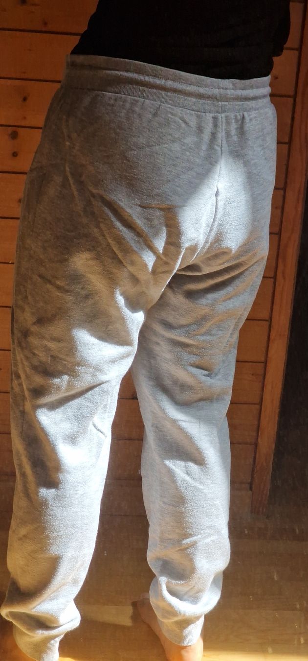 Pantaloni: Graue Jogginghose – Usato da Wil SG venduto da zeh_pck9 2