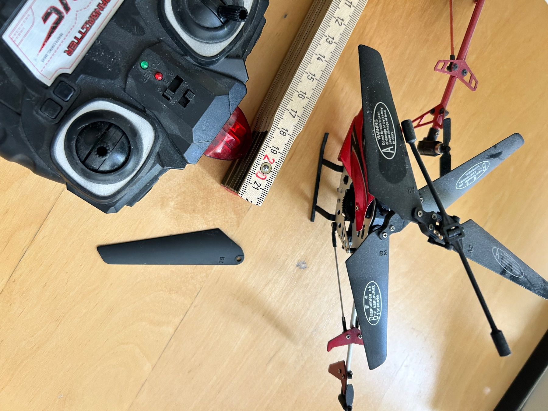 Modellismo RC: 2 RC Helis mit Fernbedienung, gebraucht – Difettoso da Gais venduto da Jelisandie 1