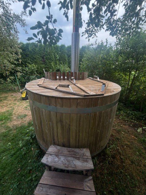Whirlpool: Hotpot / Badefass / Hottube 170cm – Usato da Biberist venduto da nic_87l5 7