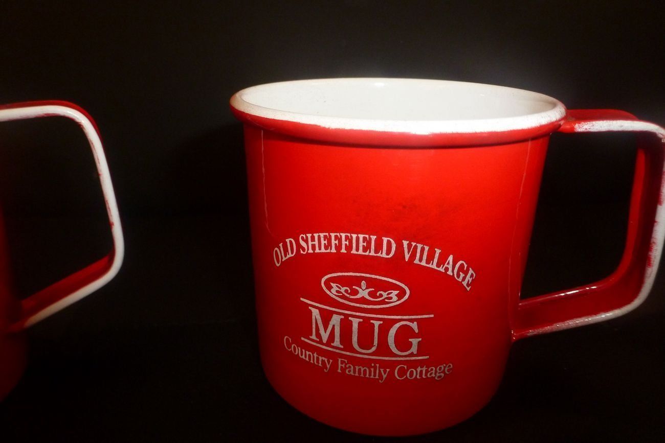 Tazze: Sheffield-Metallbecher ** Vintage ** Rot – Usato da Emmen venduto da newcar4you 2