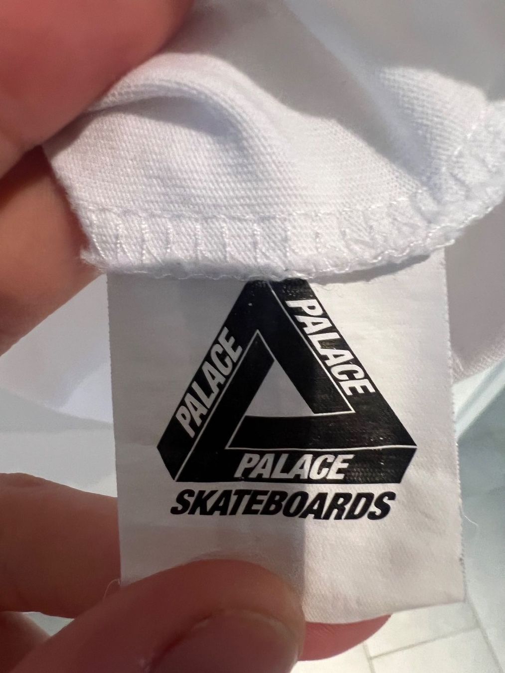 Palace T-Shirts: Weisses Palace T-Shirt – Gebraucht aus Dielsdorf von Anthony111 3