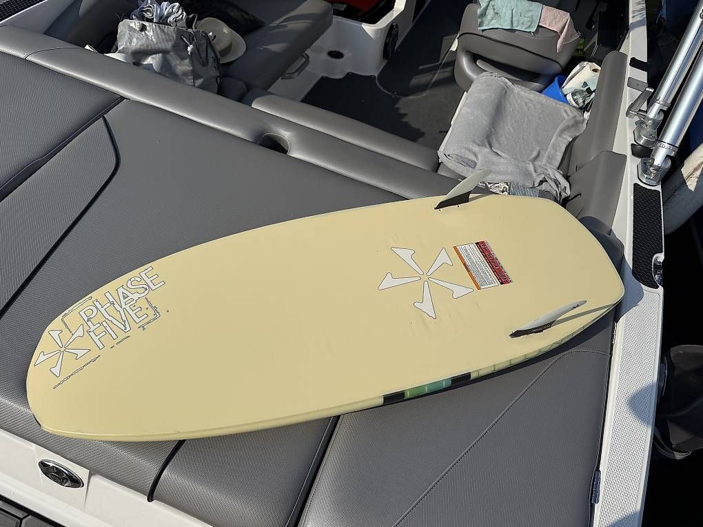 Surfboards & Schwimmbrette: Planche de wake surf Phasefive Venom – Gebraucht aus Vernier von pra_5kz9 4