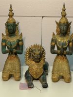 Großes Paar Tempelwachen von Tep Phanom mit Singhas Löwen.