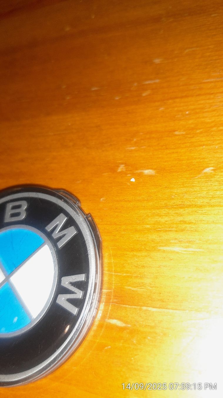 BMW Tutti pezzi di ricambio auto: Original BMW E36 Emblem Logo – Usato da Buchrain venduto da diogo_rdrs 2