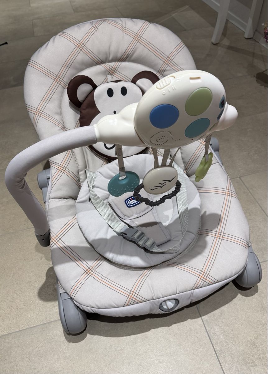 Chicco Sdraiette & Sdraiette a dondolo: Chicco BALLOON Babywippe mit Spielbogen & Vibrationsfunktion – Usato da Schlattingen venduto da merayo99