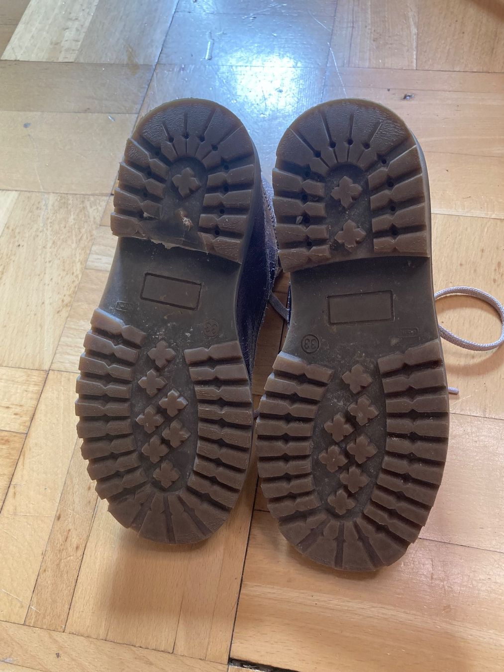 Chaussures filles: Winterschuhe, Gr. 33 – D'occasion à Bern par P-Lina 1