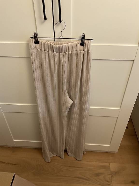 Pantaloni: Hose zum chillen – Usato da Wettingen venduto da monikazefi 1