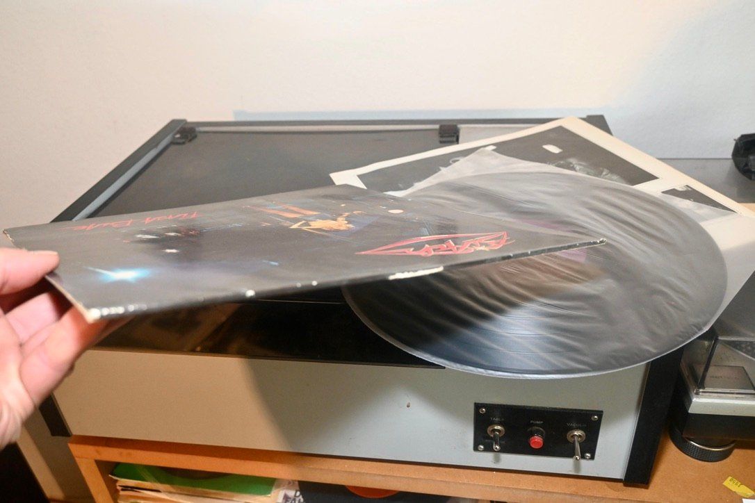Dischi in vinile: CH HARD ROCK B**ch – First Bite  M/OIS VG(+)/VG+ – Usato da Pfaffhausen venduto da mono_rec 3