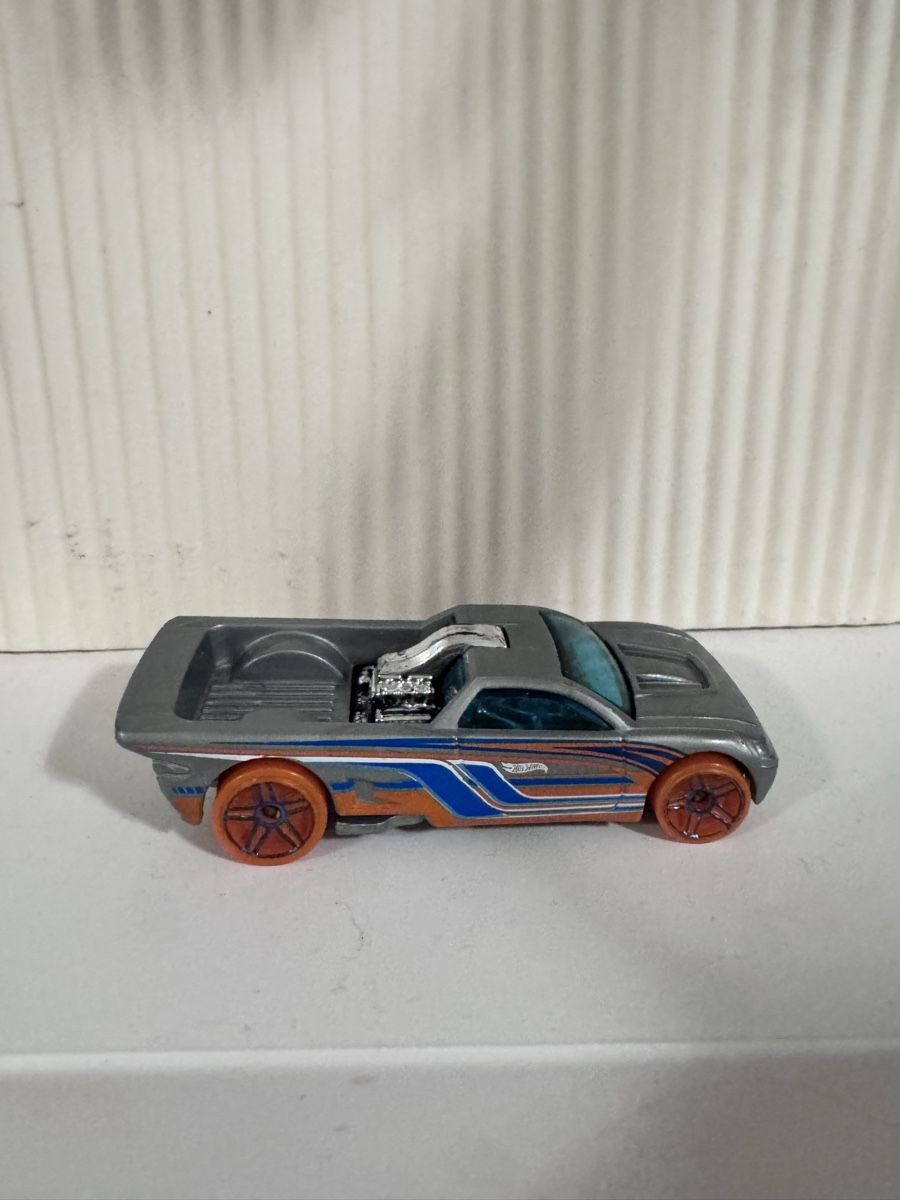 Hot Wheels Modellini d'auto: Hot Wheels Bedlam 2003 - Silver Car – Usato da Zug venduto da axx3l