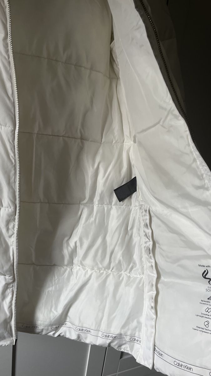 Calvin Klein Cappotti: Calvin Klein Wintermantel Weiss Gr. S – Usato da Rapperswil SG venduto da Natalia_Ruzhyna 3