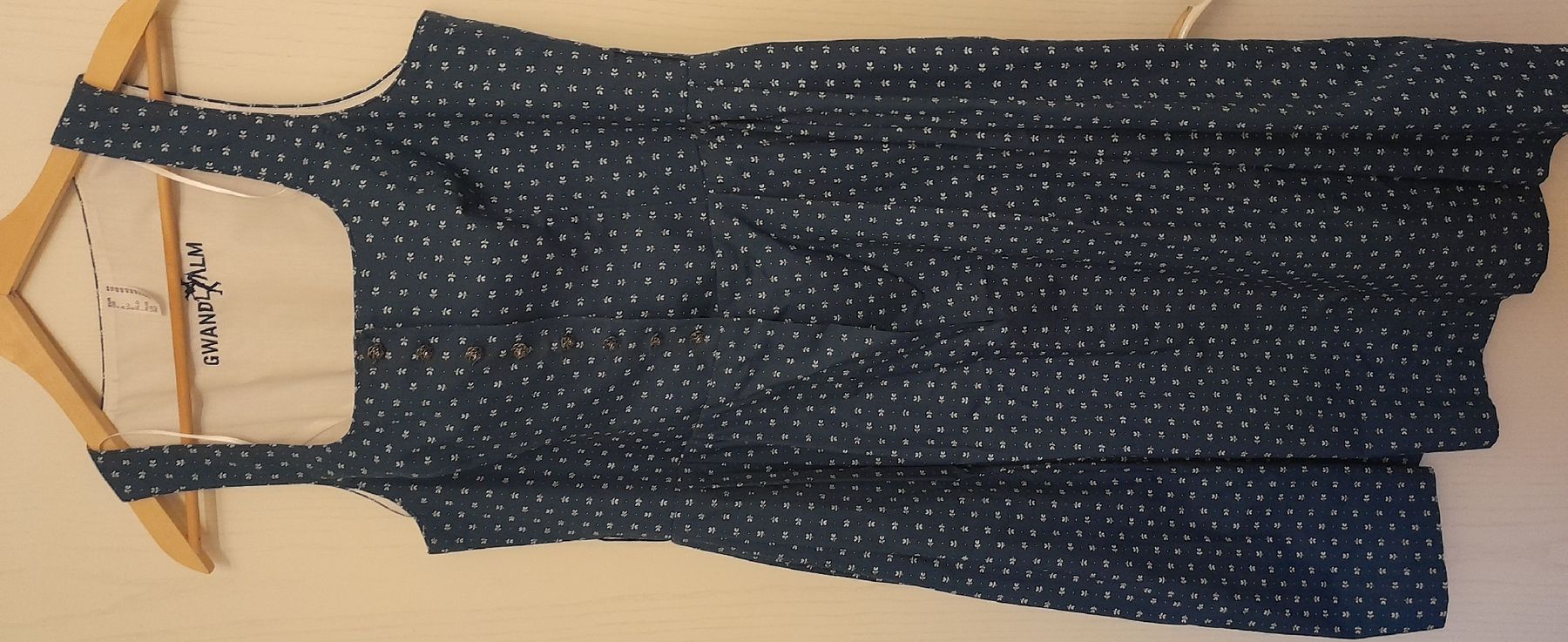 Kleider: Dirndl blau Grösse 44 neuwertig – Neu (gemäss Beschreibung) aus Eglisau von Susanne2209