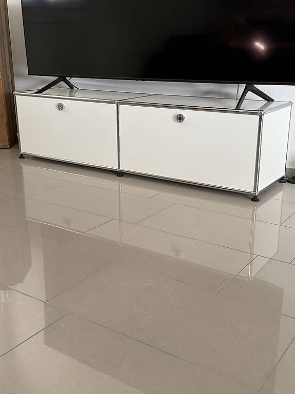 Mobili TV: USM Haller Lowboard TV Möbel – Usato da Oberlunkhofen venduto da MMX2011