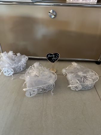 Absatzschoner Hochzeit / Schuhe mit Behälter und Schild