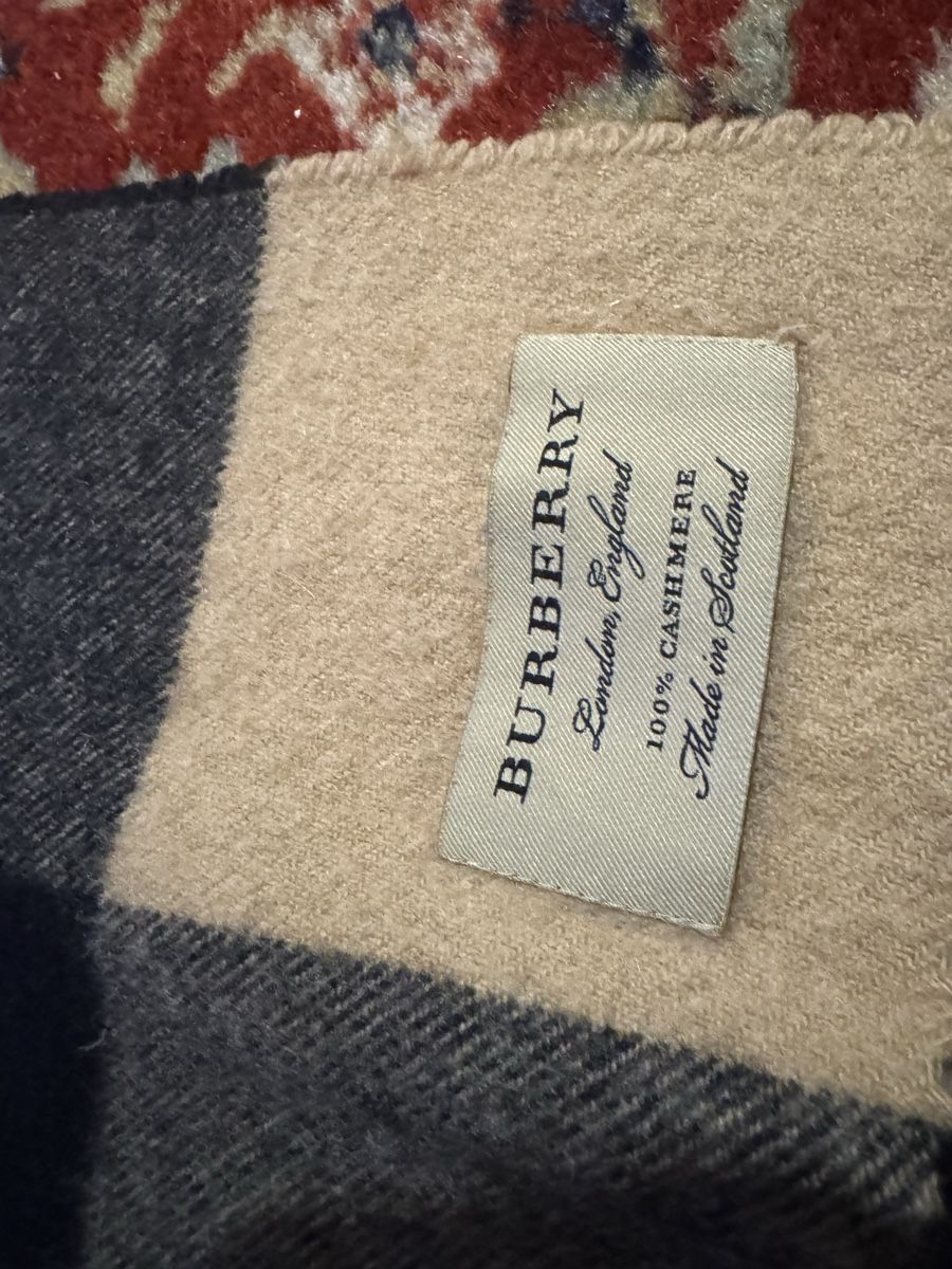 Foulards, Tücher & Schals: Burberry Schal – Gebraucht aus Grindelwald von the_mbd7