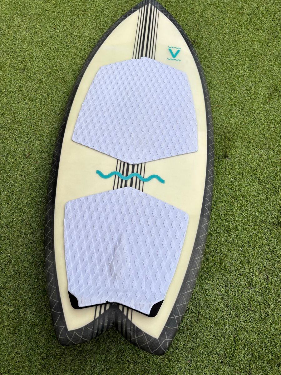 Surfboards & Schwimmbrette: Visitor Great White Wakesurfboard – Gebraucht aus Luzern von sam.l. 3
