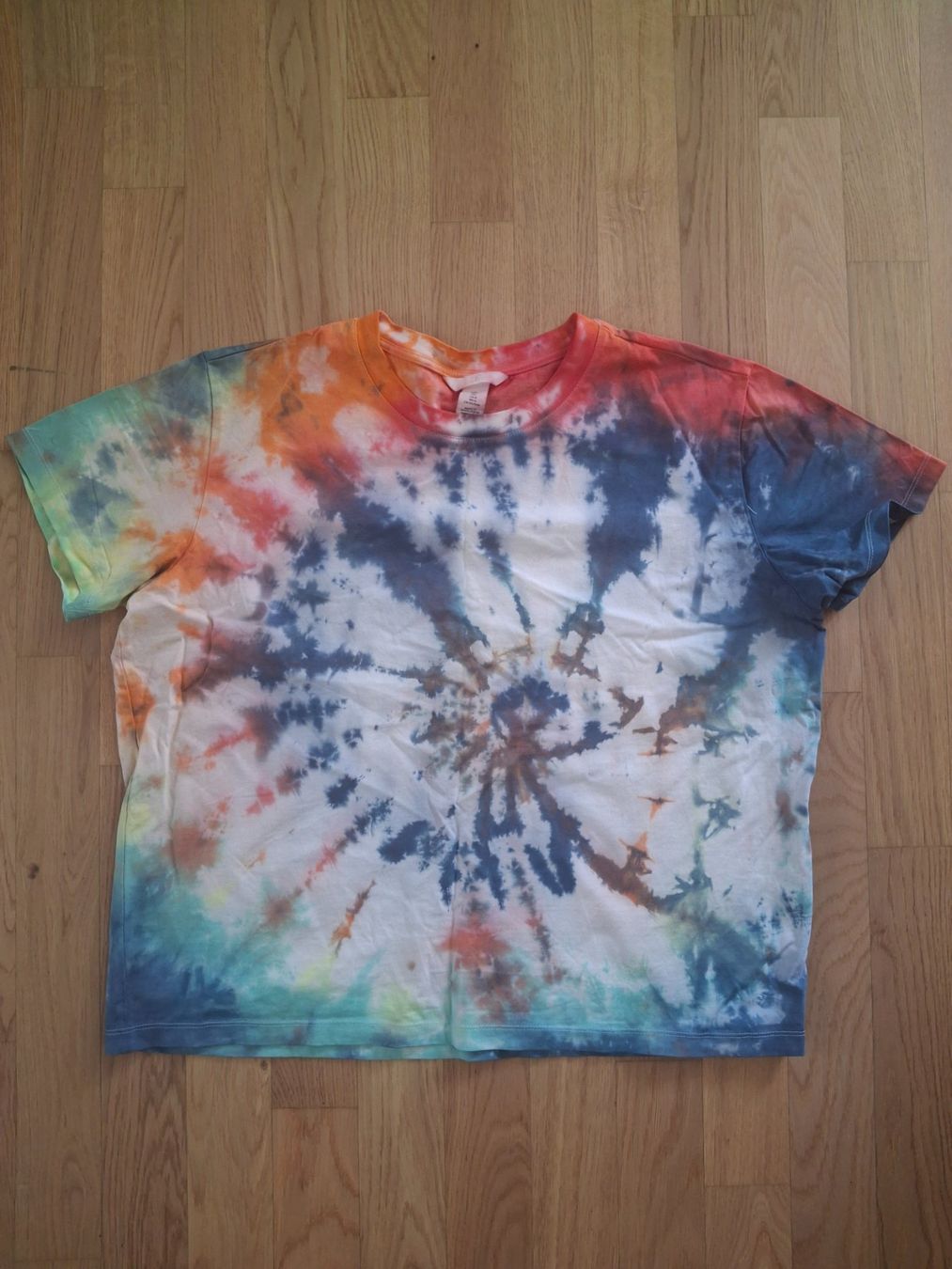 H&M T-Shirts: Batik T-Shirt – Neu (gemäss Beschreibung) aus Luzern von gab_726g