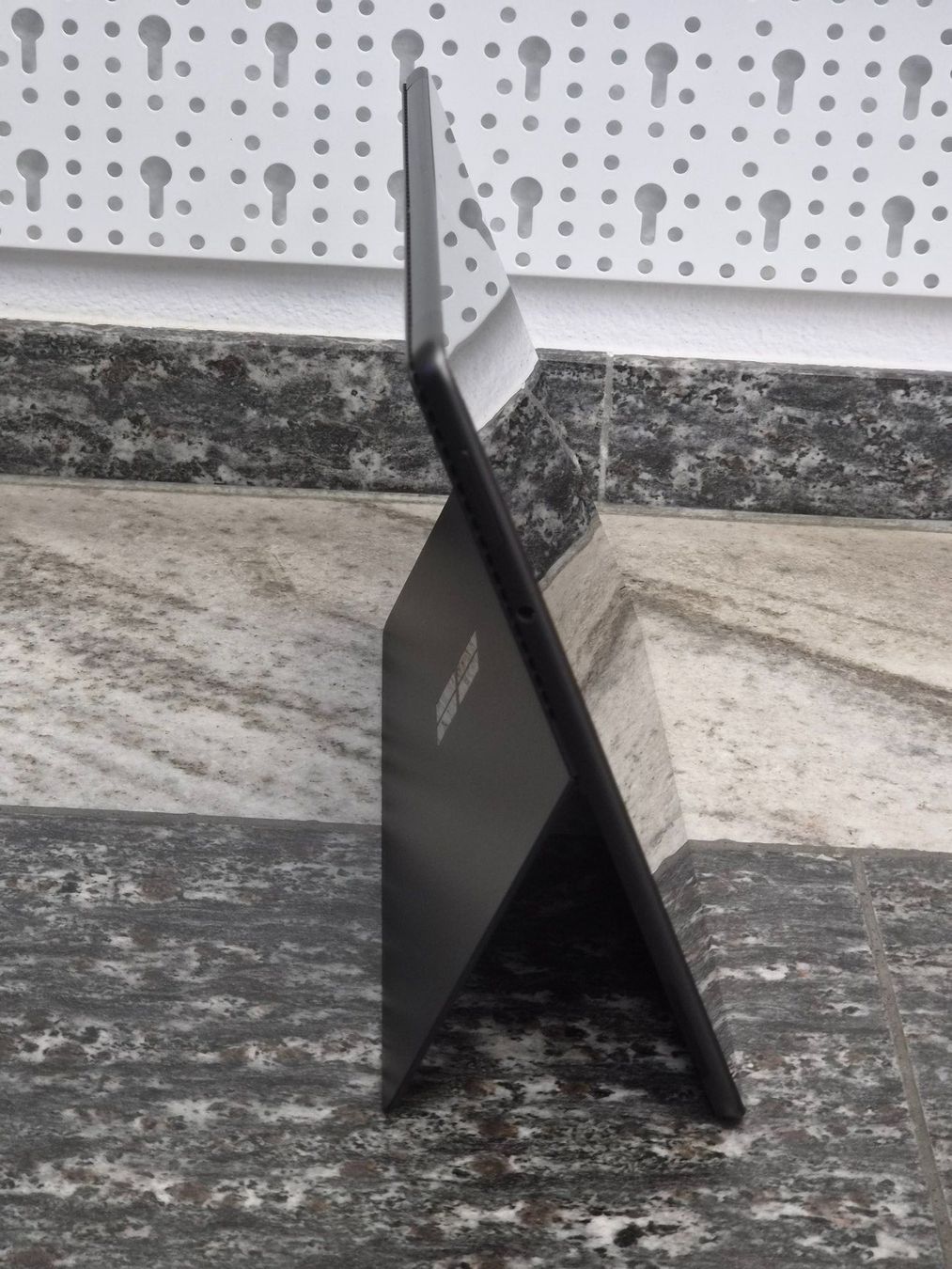 Microsoft Notebooks: Microsoft Surface Pro 8 | i5, 16GB, 156GB – Defekt aus Zürich von Miscellaneous_ 2
