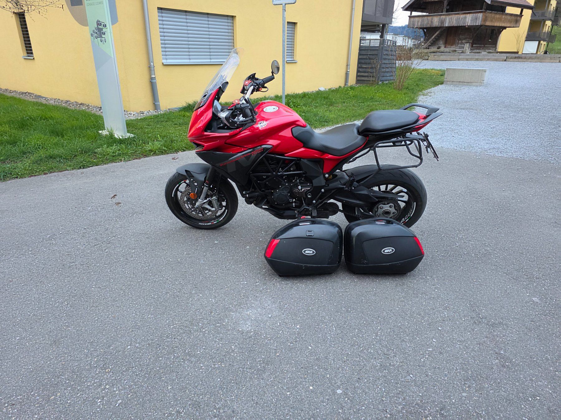 MV Agusta Touring: MV Agusta Turismo Veloce 800 – Usato da Gränichen venduto da Xynactra 5