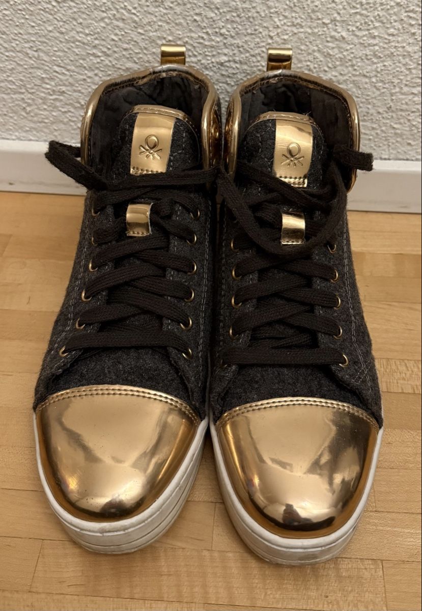 Benetton Scarpe da donna: Benetton Sneaker mit Goldkappe Gr. 37 – Usato da Meggen venduto da O_E