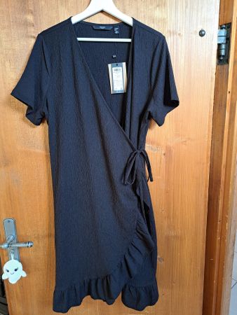 Schwarzes Wickelkleid von Vero Moda - Gr. 46/48
