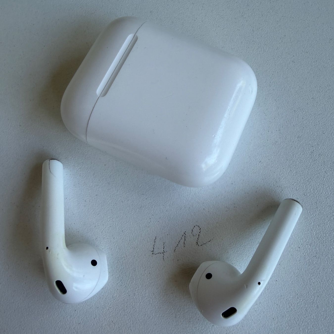 Apple Cuffie: Original Apple AirPods 2 Gen. Wireless Kopfhörer & Case – Usato da Basel venduto da MY.AIRPODS.SHOP 2