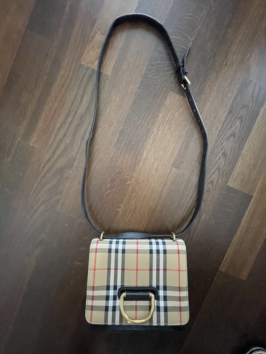 Burberry Taschen für Damen: Burberry D-Ring Tasche, Vintage Stil - ein Klassiker! – Gebraucht aus Winterthur von man_8lqn 1