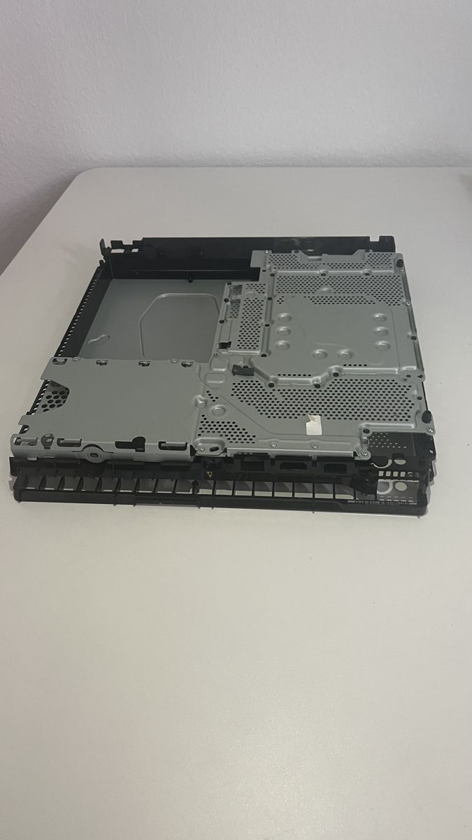 Sony Consoles: PS4 Slim Casing – D'occasion à Lausanne par mar_6g2x 2