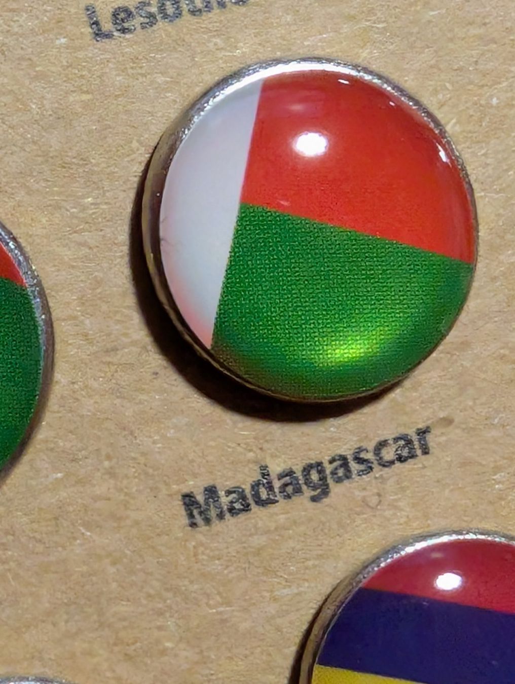 Plaketten & Abzeichen: Ansteckpin LW: Länderwappen – Gebraucht aus Oppligen von Pin-Fall-Shop