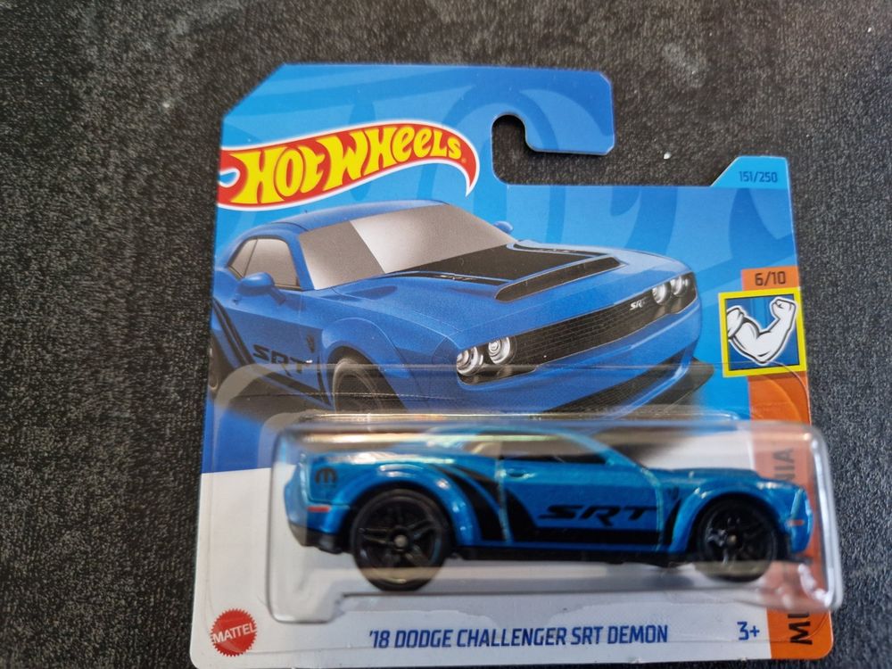 Hot Wheels 1:64 Diecast '18 Dodge Challenger SRT Demon, Colore Nero, Modello 2023 Con Ruote Real Riders, Personalizzato