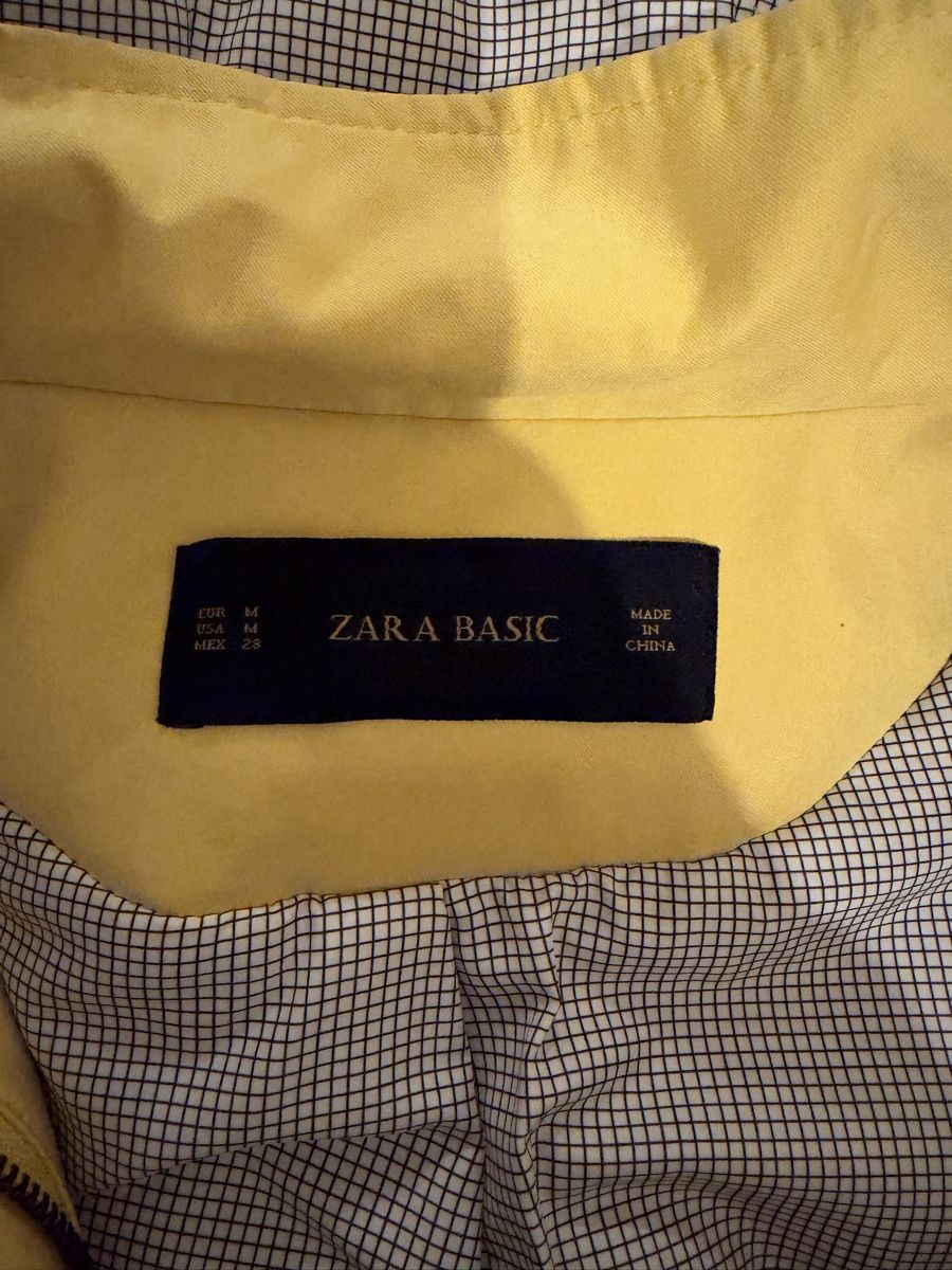 Zara Giacche: Gelbe Regenjacke von Zara Basic in Grösse M – Usato da Jona venduto da ch7_bc5v 1