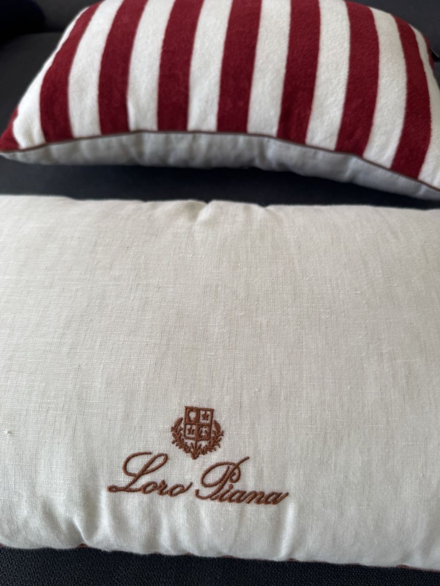 Loro Piana Cuscini: Lot de coussins Loro Piana – Usato da Genève venduto da pre_9tyc