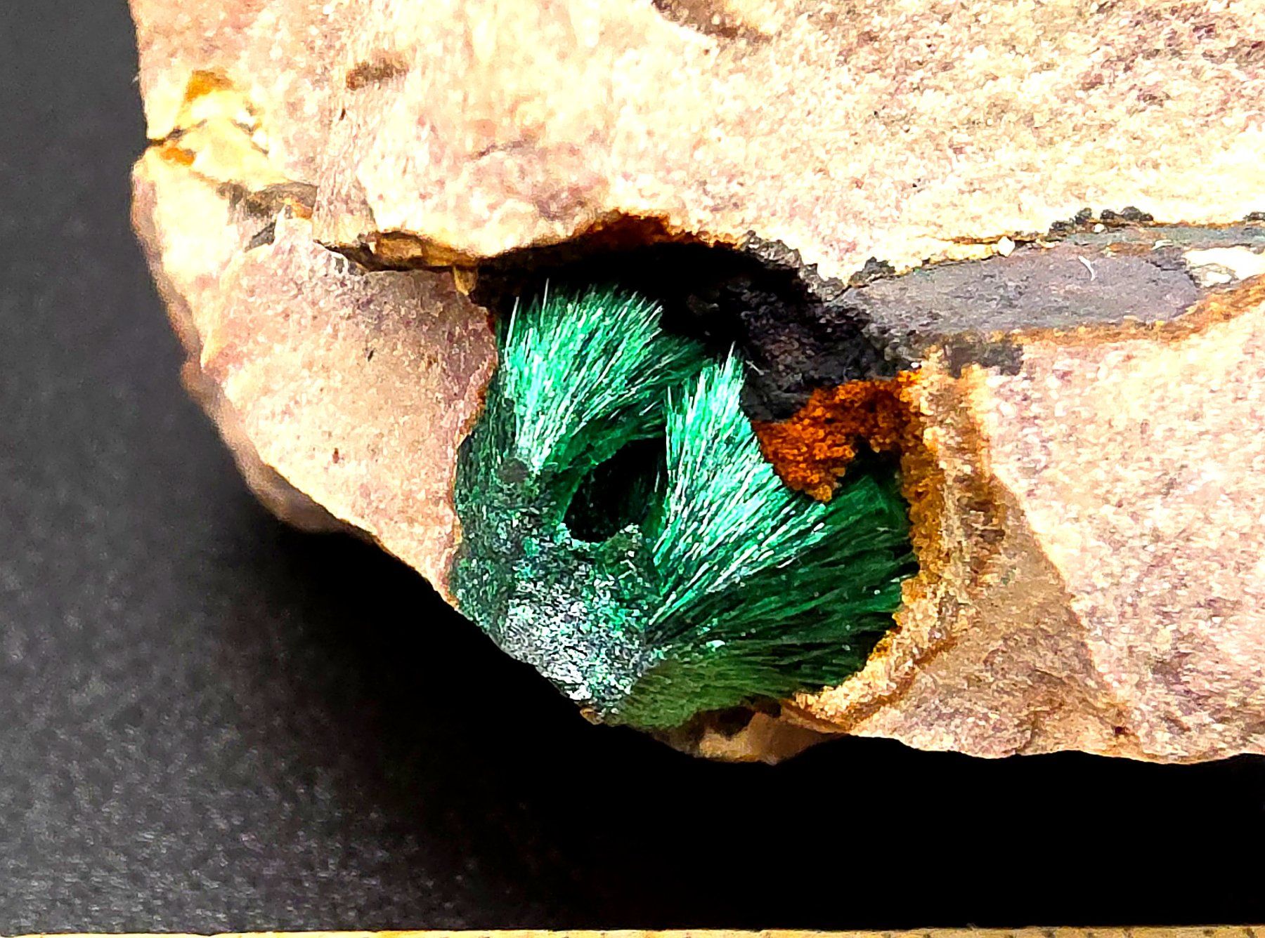 Minerali & Pietre curative: Fibrous Malachite on Matrix - Morocco – Usato da Figino venduto da minshop 3