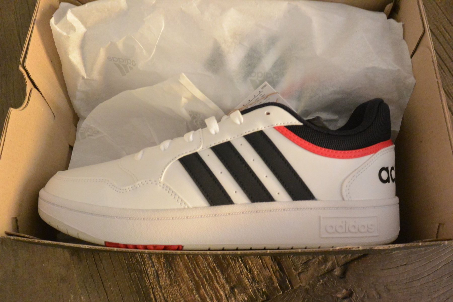 Adidas Scarpe da uomo: ADIDAS HOOPS 3.0 / US 10 – Nuovo e nell'imballaggio originale da Laupen ZH venduto da Tremila 7