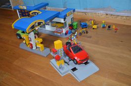 Playmobil-Tankstelle mit Werkstatt, Shop und zwei Fahrzeugen