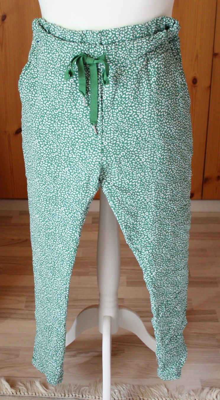 Pantalons: Hose grün - weiss Gr. XL – D'occasion à Flüelen par Diversicum-Curvy