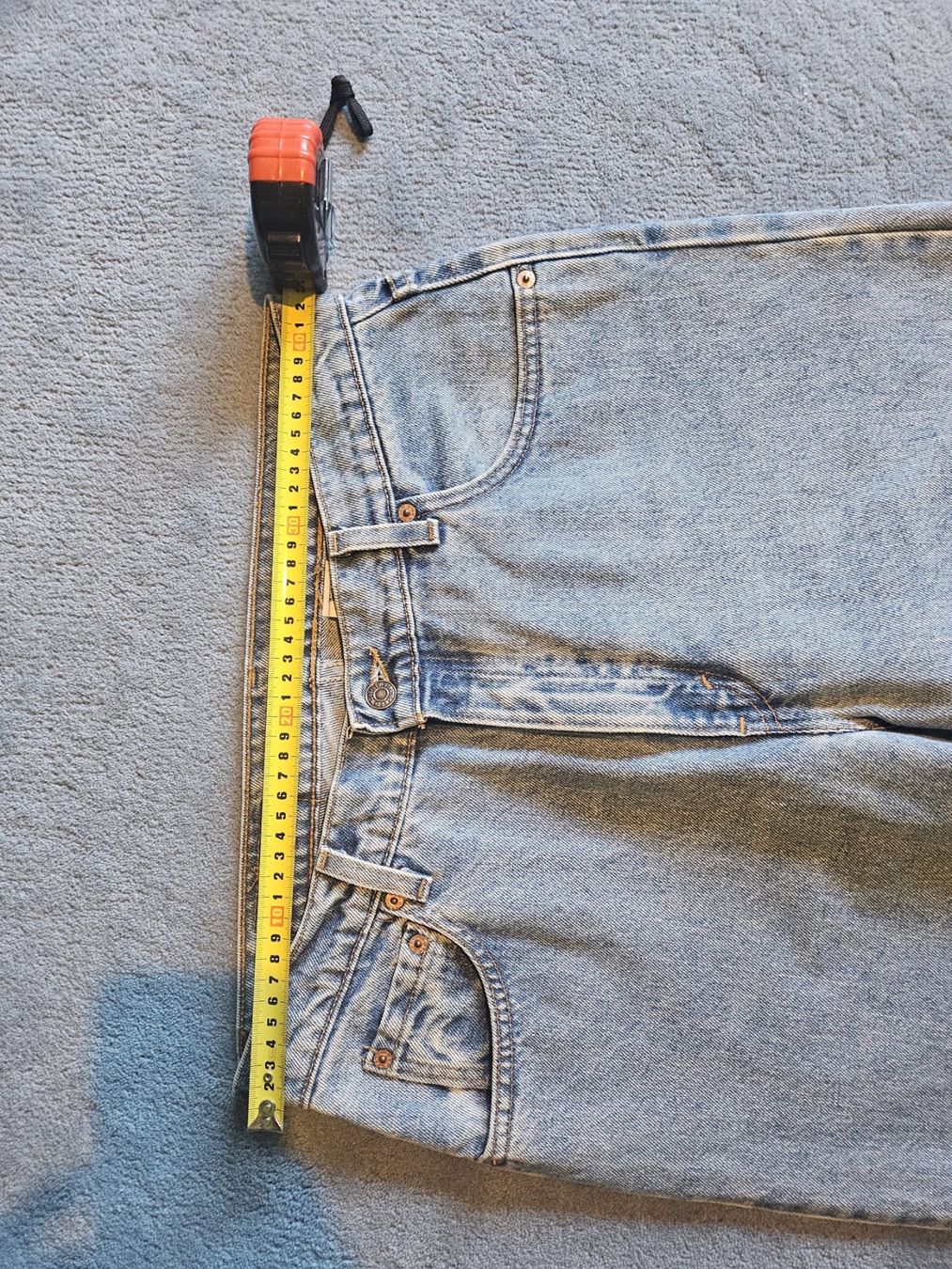 Jeans: 565 Levis Wide Leg – Usato da Allschwil venduto da Kleiderarchiv 4