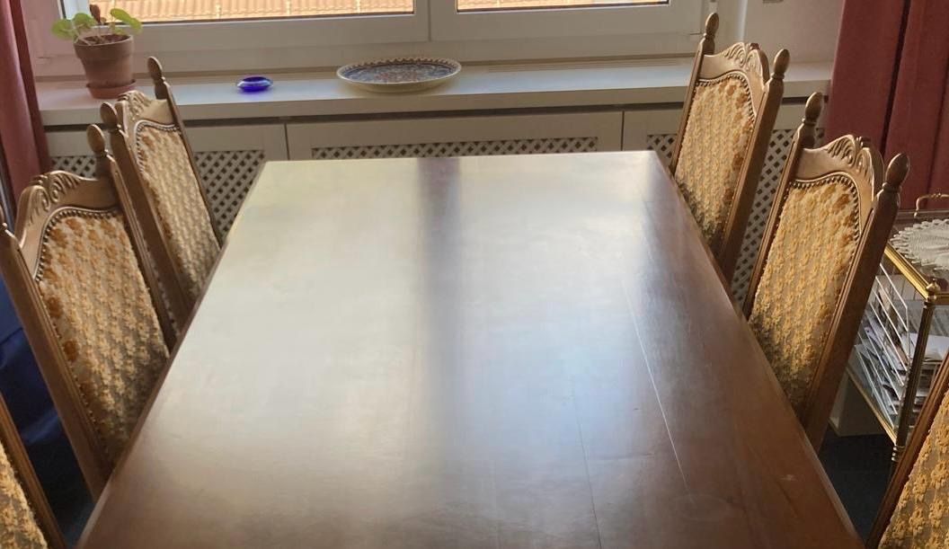 Tables: Esstisch aus Nussbaumholz der Marke Spring – D'occasion à Brig par Norderney1000 1