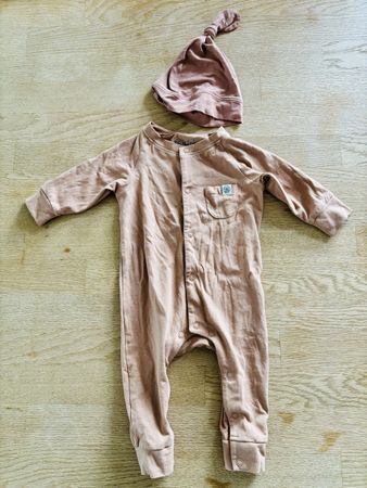 UV-Baby Strampler mit Mütze Grösse 62-68 hellbraun
