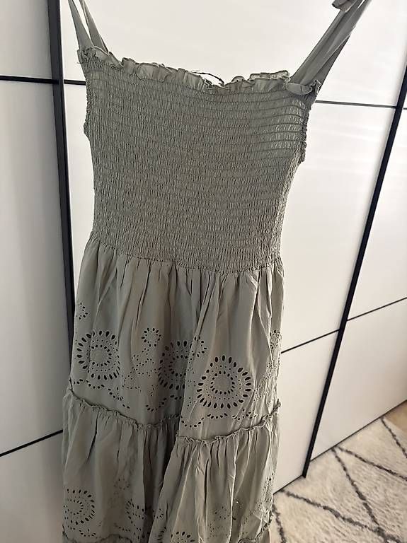 Robes: Kleid  – D'occasion à Zürich par AJO91 4