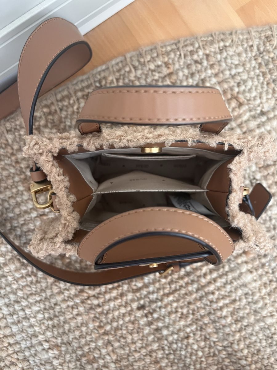 Guess Taschen für Damen: Kleine Guess Handtasche  – Gebraucht aus Neudorf von wen_9jfq 2