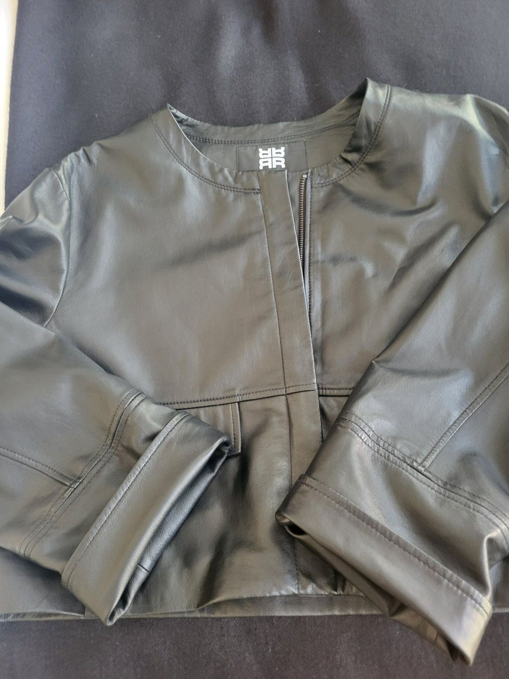 Riani Giacche: Schwarze Riani Lederjacke, Grösse 36 – Usato da Grüsch venduto da Marianna05 1