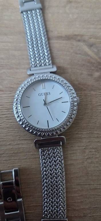 Guess Orologi: Guess Damenuhr silber – Usato da Chur venduto da danielac1