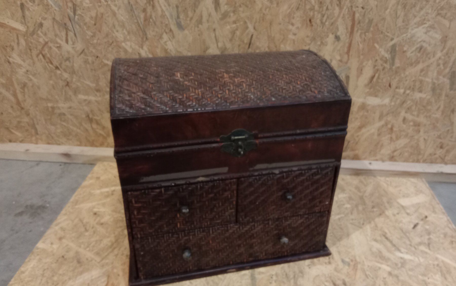 Cassapanche: Vintage Truhe/Kommode , einzigartiges Design – Usato da Mollis venduto da gar_wqz5