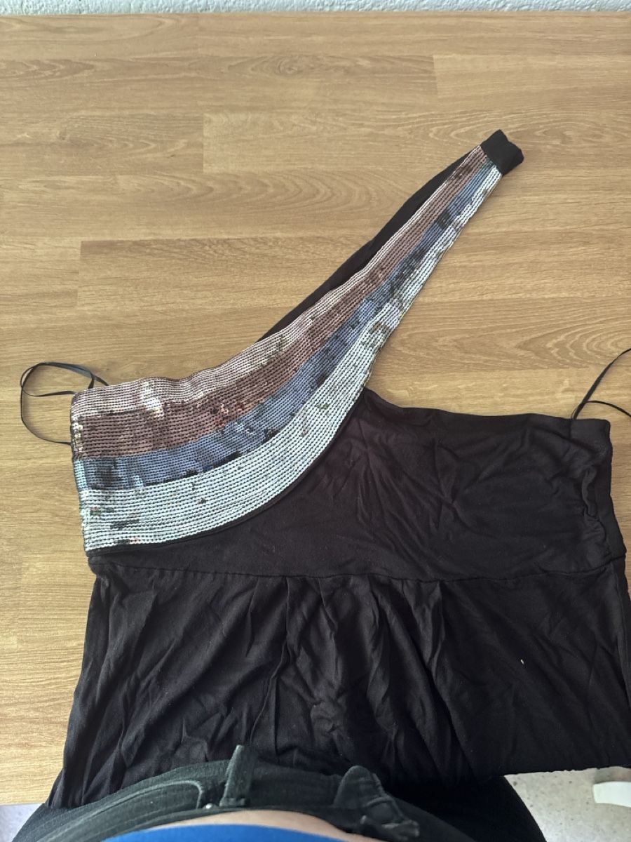 Kleider: Sommerkleid von Mango, One-Shoulder, Grösse L – Gebraucht aus Zürich von dun_k7s7 2
